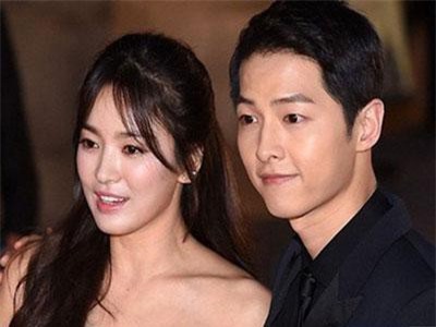Truyền thông Hàn chỉ trích dư luận Trung Quốc đang cố moi móc đời sống cá nhân của Song Joong Ki - Song Hye Kyo