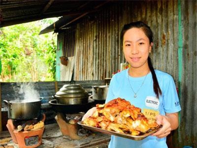 Kiên Giang: 8X "trốn" lên Ma Thiên Lãnh nuôi gà trong rừng, mở quán gà