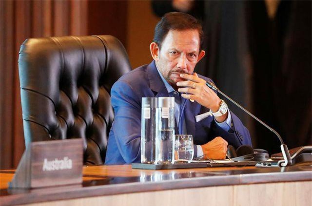 Brunei hoãn luật tử hình người quan hệ đồng giới bằng ném đá