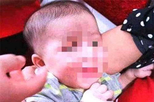 Nghệ An: Người mẹ bỏ lại con trong Trung tâm Y tế cùng lá thư "nhờ nuôi giúp"