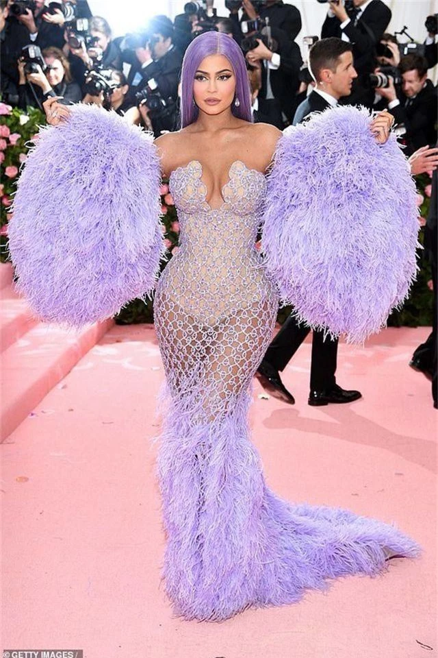 Hai em cô Kim sexy trên thảm đỏ Met gala - 4