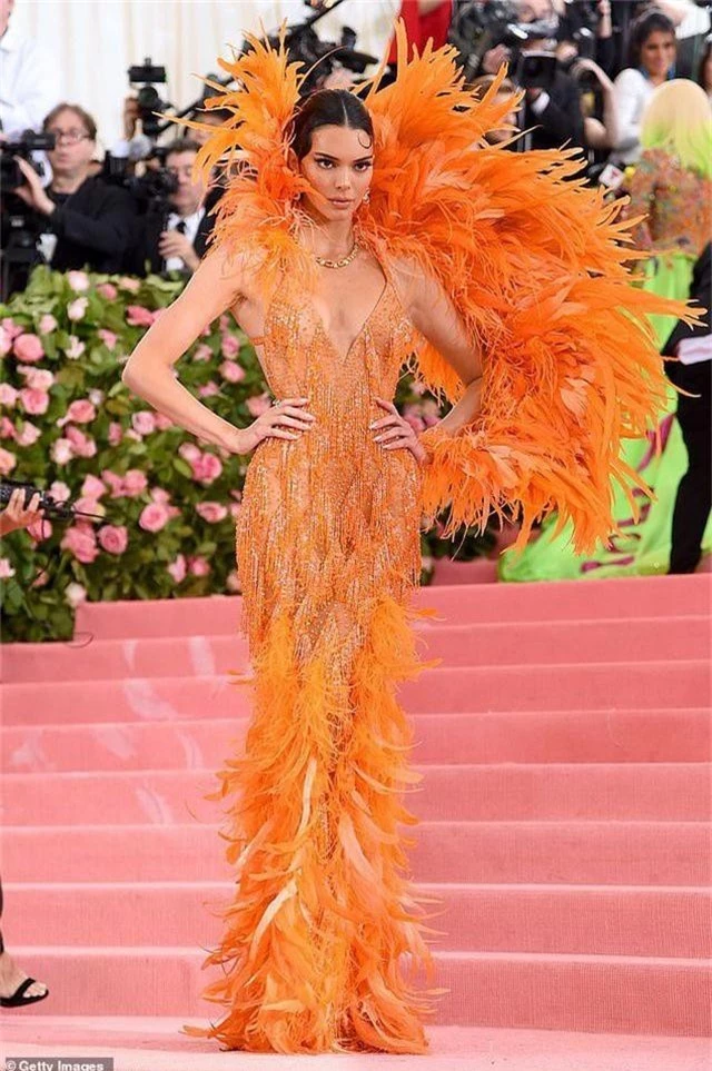 Hai em cô Kim sexy trên thảm đỏ Met gala - 5