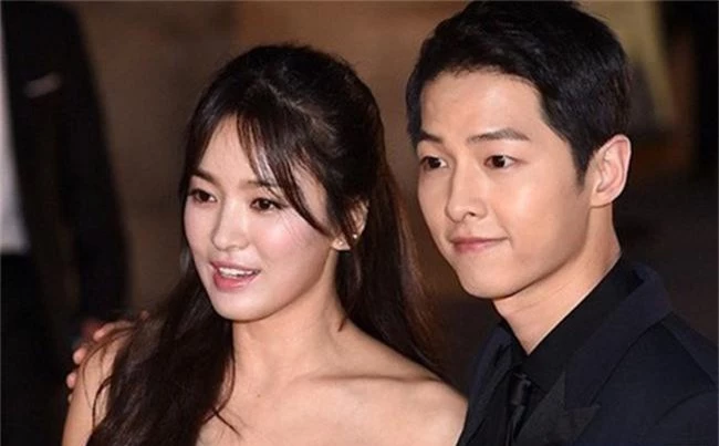 Truyền thông Hàn chỉ trích dư luận Trung Quốc đang cố tình moi móc đời sống cá nhân của Song Joong Ki - Song Hye Kyo - Ảnh 3.