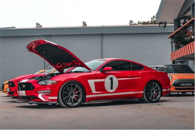 “Soi” Ford Mustang Hennessey mạnh 808 mã lực, giá 5 tỷ tại Việt Nam