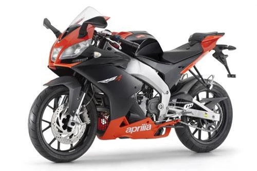 2. Aprilia RS4 125.