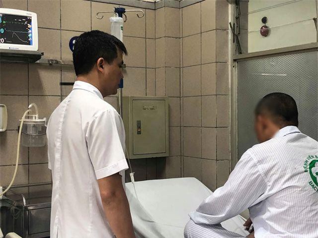 Người đàn ông bất tỉnh, sùi bọt mép sau hút thuốc Lào nghi bị trộn cỏ Mỹ