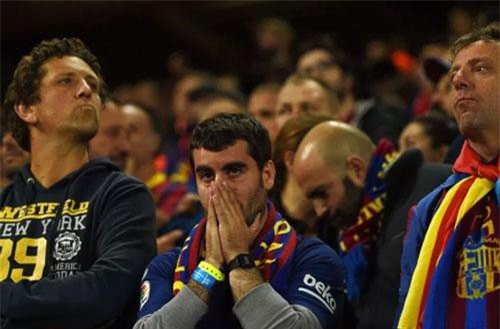 Cule khóc như mưa, CĐV Liverpool hả hê chế nhạo