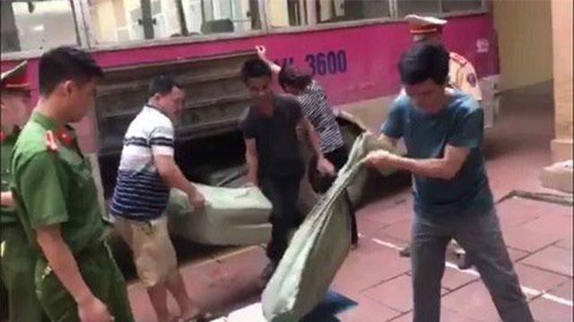 Phát hiện thu giữ hơn 1 tấn thịt vịt đông lạnh không rõ nguồn gốc