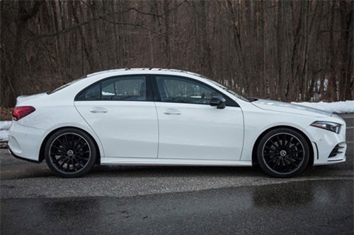 Những điều cần biết về chiếc Mercedes A-Class 2019, giá gần 800 triệu