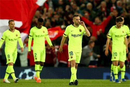  BÌNH LUẬN: Hồi kết “tự sát” của Barca