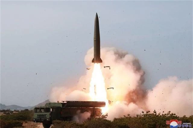Bị chỉ trích phóng tên lửa, Triều Tiên cảnh báo hệ quả không mong muốn - 1