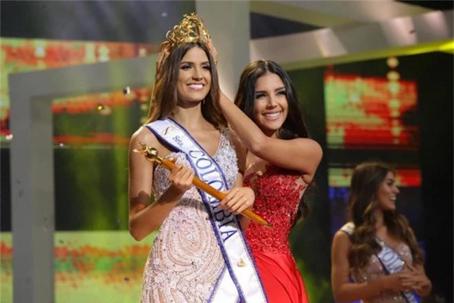 Đối thủ Hoàng Thùy tại Miss Universe 2019: Từ cơ bụng 6 múi đến thành tích cực khủng đủ sức nuốt chửng bất cứ người đẹp nào! - Ảnh 11.