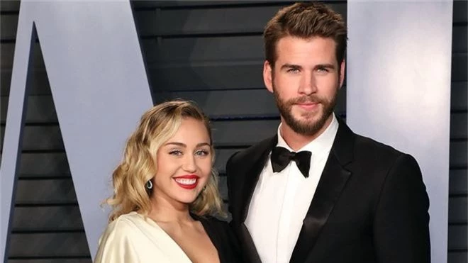 Rộ lên nghi vấn Miley Cyrus đang mang thai đứa con đầu lòng cùng Liam Hemsworth sau 5 tháng kết hôn? - Ảnh 2.