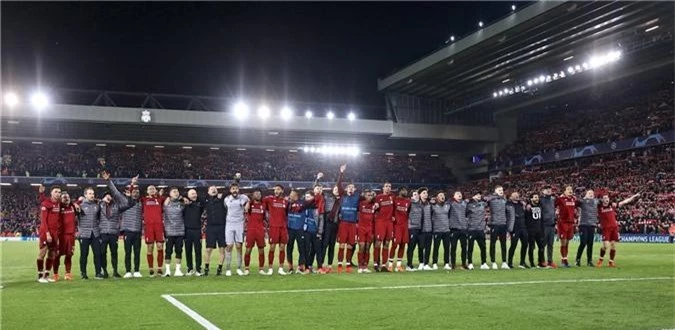 Phản ứng sững sờ của chủ sở hữu Liverpool sau chiến thắng ngoạn mục trước Barca