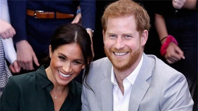 Vợ chồng Meghan bị cáo buộc đã lừa dối công chúng về việc sinh em bé Sussex nhưng đằng sau đó là một góc khuất ít ai biết - Ảnh 1.