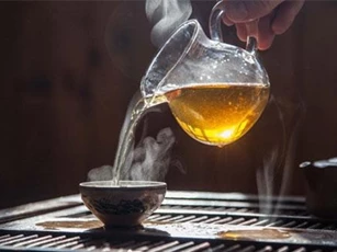 Người có thói quen ăn và uống nóng dễ bị ung thư thực quản
