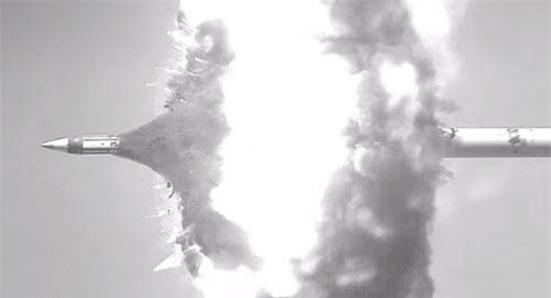 Mỹ thử nghiệm thành công siêu đạn pháo dẫn đường