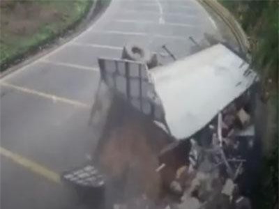 Tai nạn kinh hoàng tại rào chắn 2 tỉ đồng trên Dốc Cun