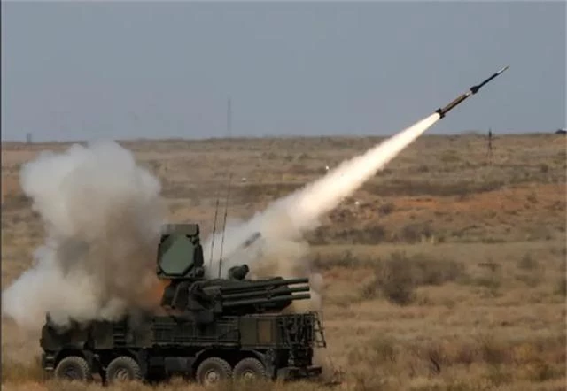 Căn cứ không quân Nga ở Syria liên tiếp bị tấn công bằng tên lửa - 1