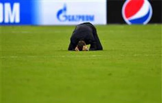 HLV Pochettino bật khóc sau màn ngược dòng khó tin của Tottenham - 8