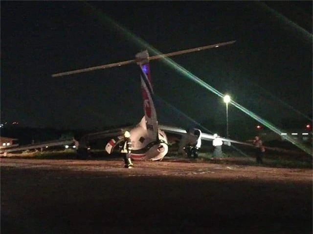 Máy bay chở khách trượt khỏi đường băng, vỡ làm 3 ở Myanmar - 3