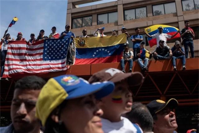 Người Venezuela lo ngại kịch bản Mỹ can thiệp quân sự - 2