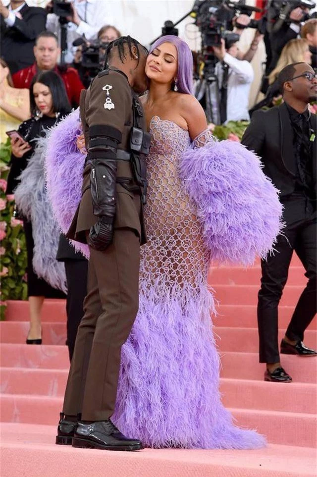 Những cặp đôi hoàn hảo trên thảm đỏ Met gala 2019 - 4