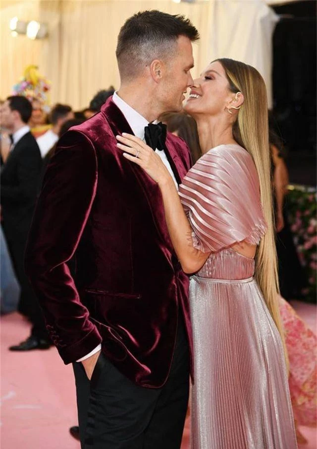 Những cặp đôi hoàn hảo trên thảm đỏ Met gala 2019 - 5