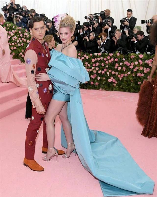 Những cặp đôi hoàn hảo trên thảm đỏ Met gala 2019 - 8