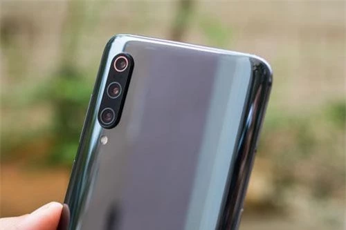 Theo DxOMark, Xiaomi Mi 9 là smartphone sở hữu camera tốt thứ 6 hiện nay, cao hơn cả iPhone Xs Max (thứ 7).