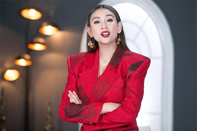 Á hậu Hoàng Yến từng bị các nhà thiết kế “tẩy chay” vì... quá béo