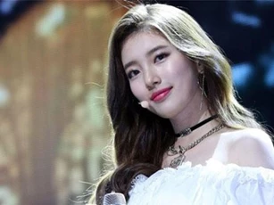Cuộc sống của "tình đầu quốc dân Hàn" ra sao sau khi chia tay Lee Min Ho?