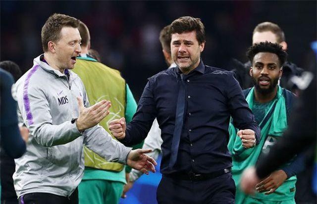HLV Pochettino bật khóc sau màn ngược dòng khó tin của Tottenham