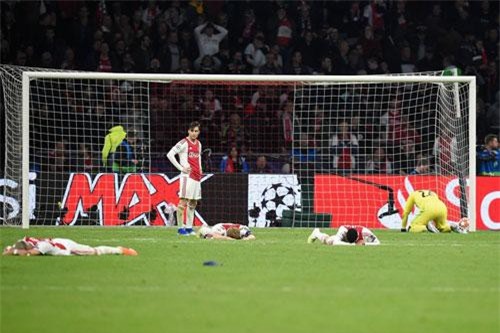 ‘Ajax đã viết nên câu chuyện cổ tích với cái kết buồn’