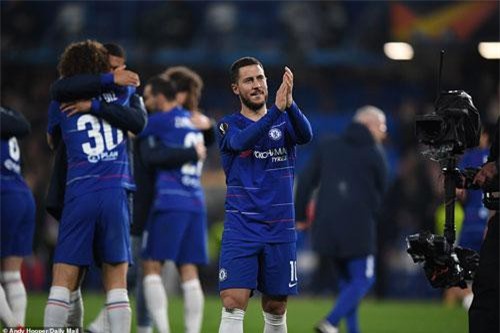 Eden Hazard khiến chiến thắng của Chelsea mất vui