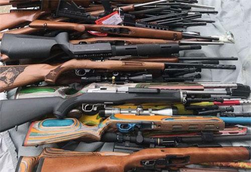 Đột kích một căn nhà, cảnh sát Mỹ phát hiện hơn 1.000 khẩu súng