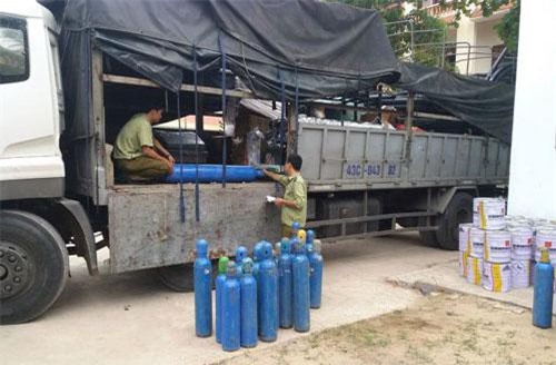 Quảng Bình: Bắt giữ vụ vận chuyển trái phép lượng lớn "khí gây cười”