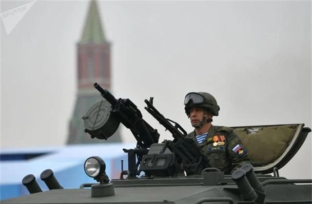 Cận cảnh dàn khí tài Nga phô diễn sức mạnh trong lễ duyệt binh - 11