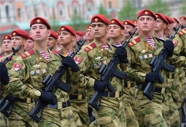 Cận cảnh dàn khí tài Nga phô diễn sức mạnh trong lễ duyệt binh - 5