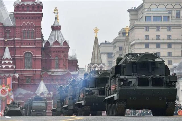 Cận cảnh dàn khí tài Nga phô diễn sức mạnh trong lễ duyệt binh - 7