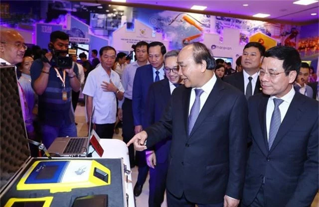 Thủ tướng: Doanh nghiệp công nghệ là hạt nhân thực hiện khát vọng một dân tộc hóa rồng - Ảnh 2. Thủ tướng: Doanh nghiệp công nghệ là hạt nhân thực hiện khát vọng một dân tộc hóa rồng - Ảnh 2.
