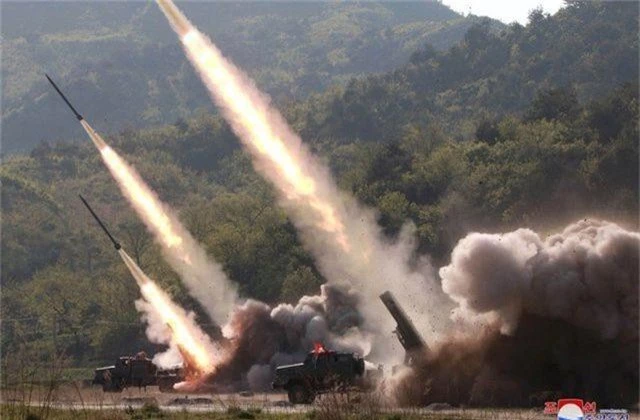 Triều Tiên tuyên bố vừa tập trận tấn công tầm xa - 1