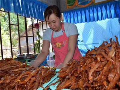 Đồng Tháp: Cá tra ế bực quá làm khô bán kiếm bộn tiền