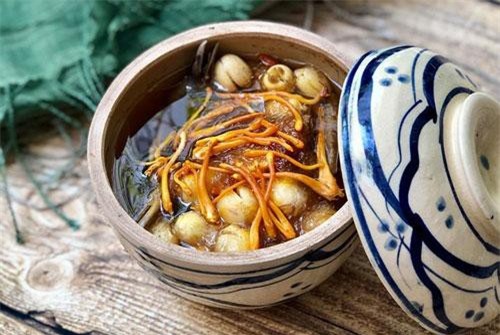 Ngày của Mẹ, nấu ngay bát canh dưỡng sinh bổ dưỡng mời mẹ