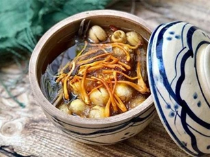 Ngày của Mẹ, nấu ngay bát canh dưỡng sinh bổ dưỡng mời mẹ