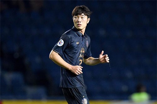 CLIP: Siêu phẩm đá phạt của Xuân Trường cho Buriram