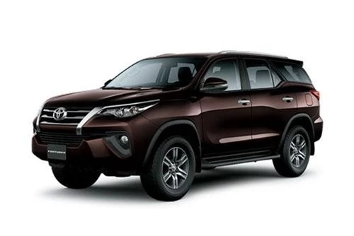 4. Toyota Fortuner (doanh số: 1.032 chiếc).