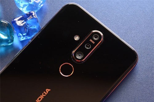 Trên tay Nokia X71 tại Việt Nam: 3 camera sau, màn hình ‘nốt ruồi’, 