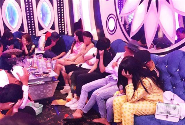 Long An: 70 thanh niên phê ma túy trong quán karaoke