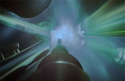 Các nhà khoa học tạo ra một dạng băng kì lạ… “nóng” hàng nghìn độ C